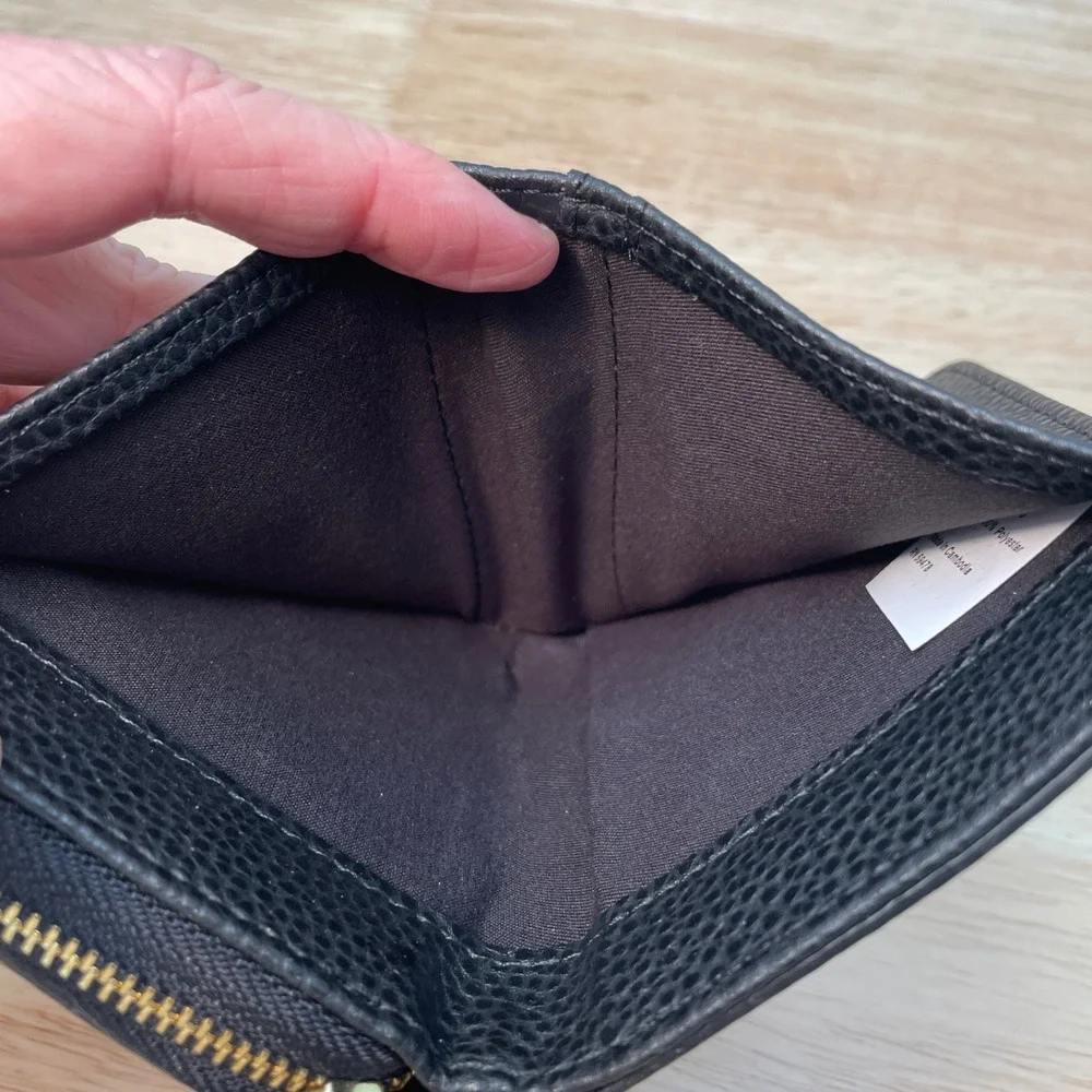 Laundry by Shelli Segal Black Pebbled Bifold Wallet Gold‎ Hardware New No Tags